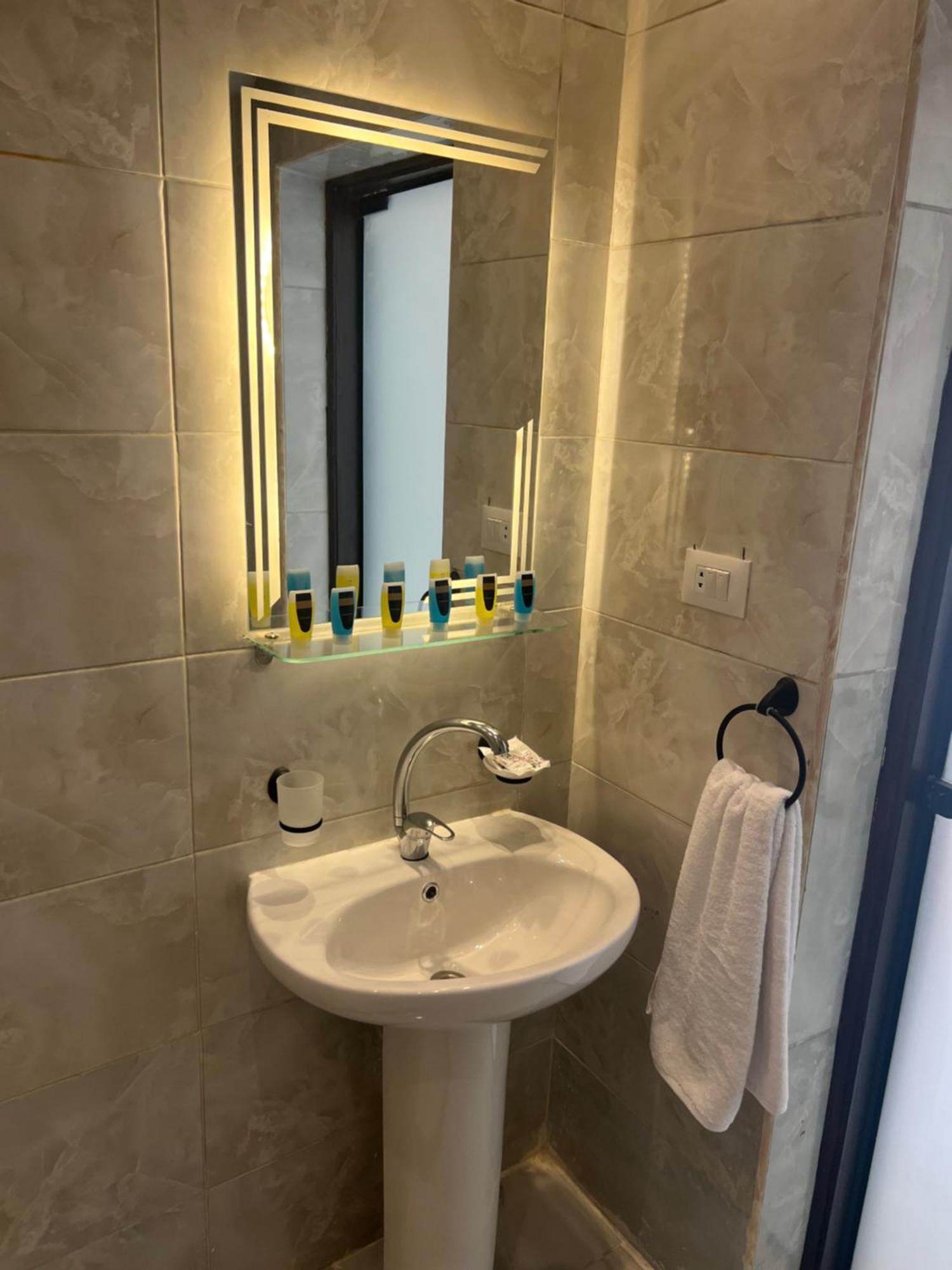 Kafret el-Gabal New Glamour Pyramids Hotel מראה חיצוני תמונה